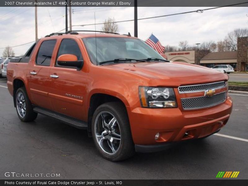 Front 3/4 View of 2007 Avalanche LT 4WD