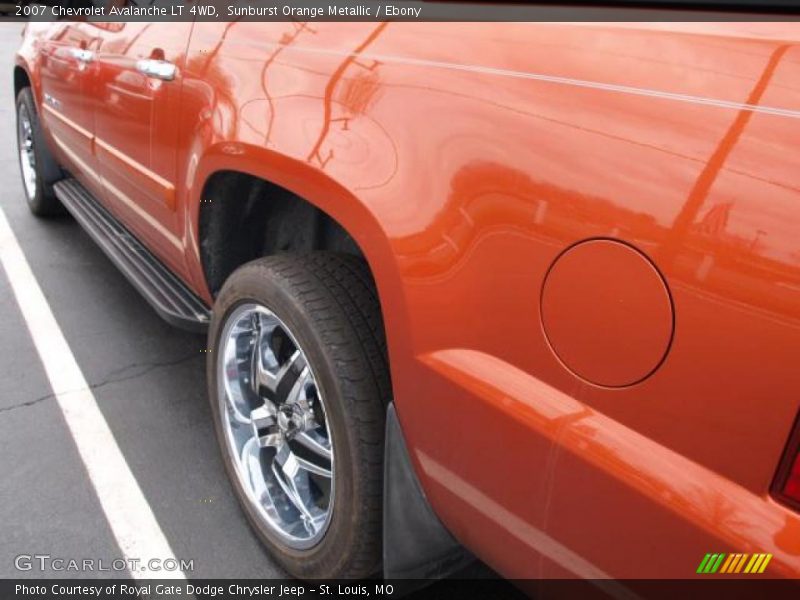 Sunburst Orange Metallic / Ebony 2007 Chevrolet Avalanche LT 4WD