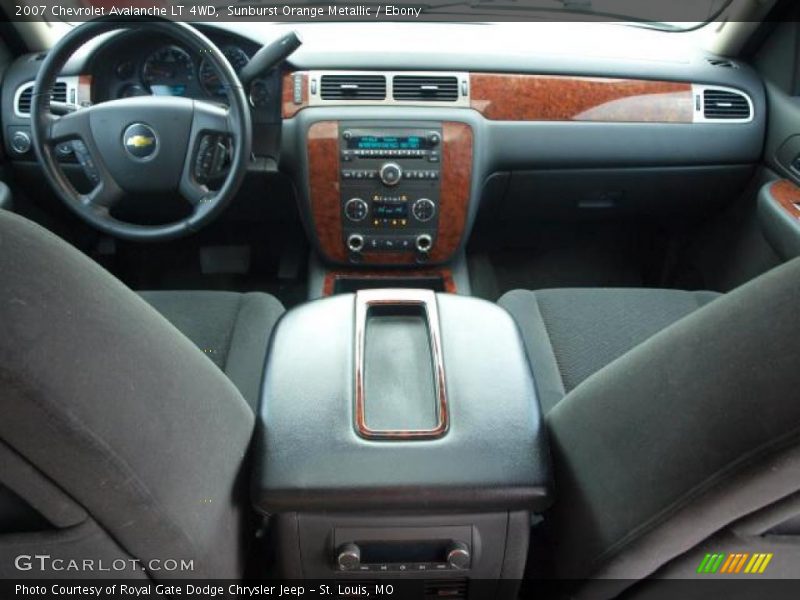 Dashboard of 2007 Avalanche LT 4WD