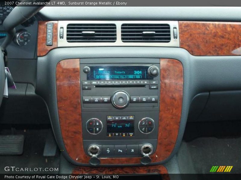 Controls of 2007 Avalanche LT 4WD