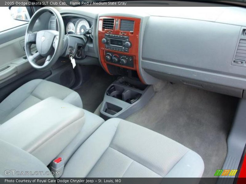 Dashboard of 2005 Dakota SLT Club Cab