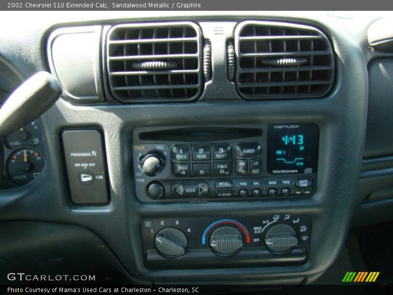 Controls of 2002 S10 Extended Cab