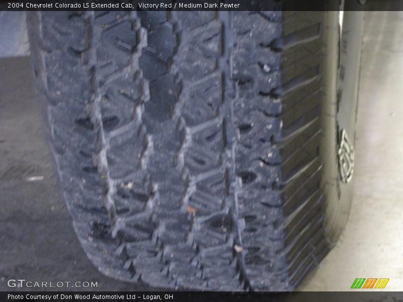 Victory Red / Medium Dark Pewter 2004 Chevrolet Colorado LS Extended Cab