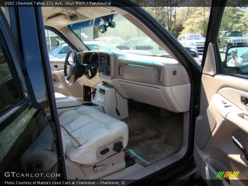 Onyx Black / Tan/Neutral 2002 Chevrolet Tahoe Z71 4x4