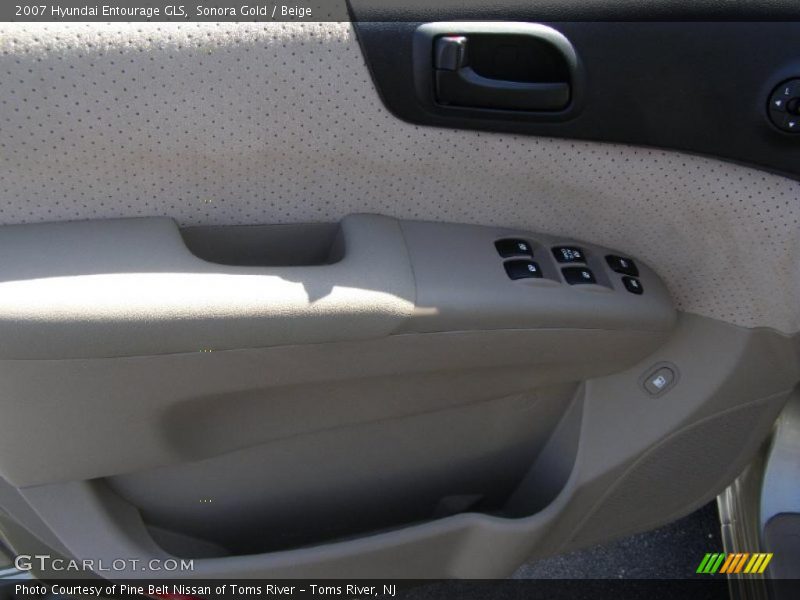 Sonora Gold / Beige 2007 Hyundai Entourage GLS