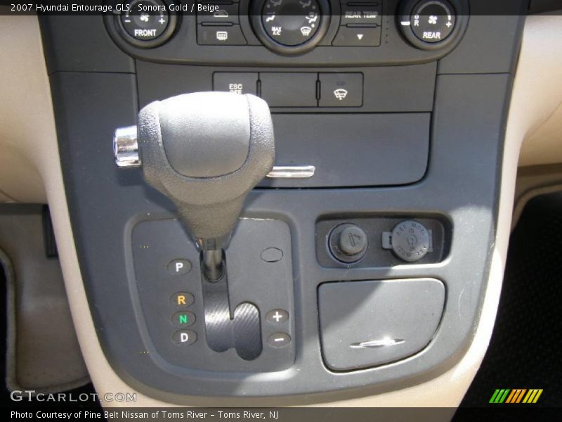 Sonora Gold / Beige 2007 Hyundai Entourage GLS