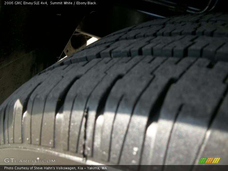 Summit White / Ebony Black 2006 GMC Envoy SLE 4x4