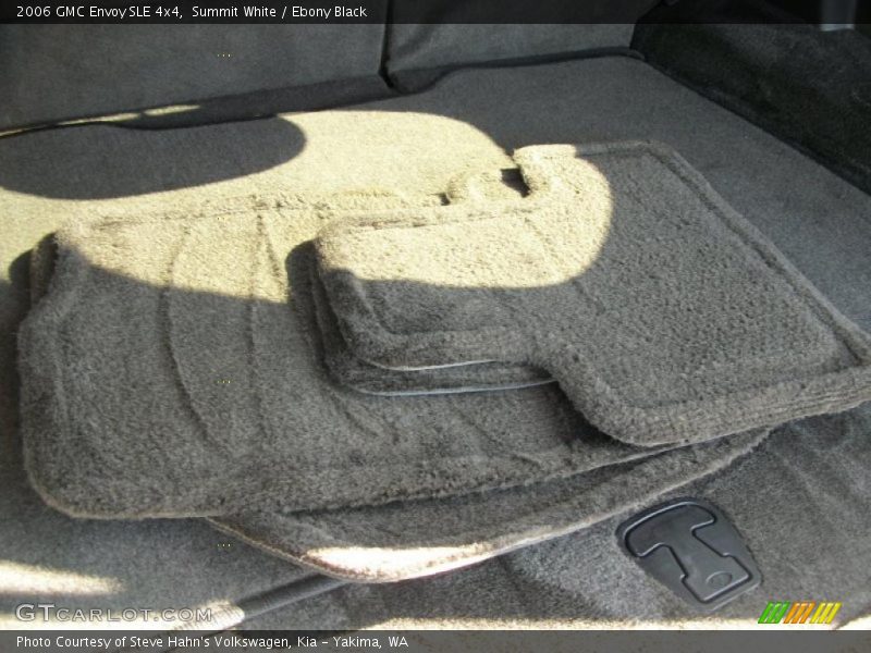 Summit White / Ebony Black 2006 GMC Envoy SLE 4x4