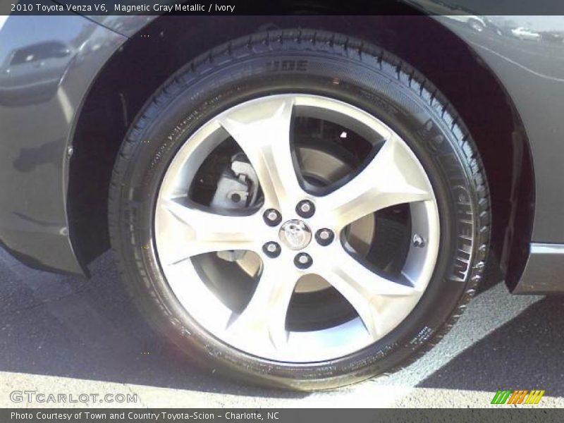 Magnetic Gray Metallic / Ivory 2010 Toyota Venza V6