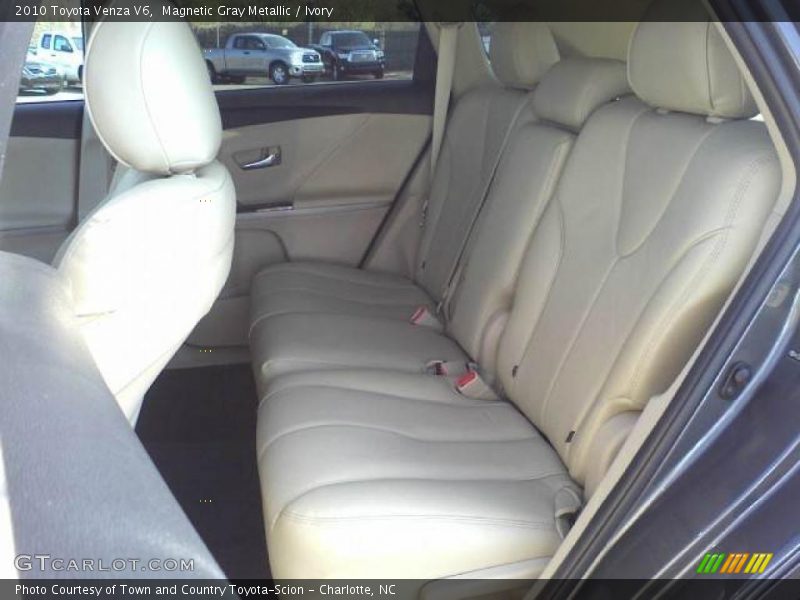 Magnetic Gray Metallic / Ivory 2010 Toyota Venza V6