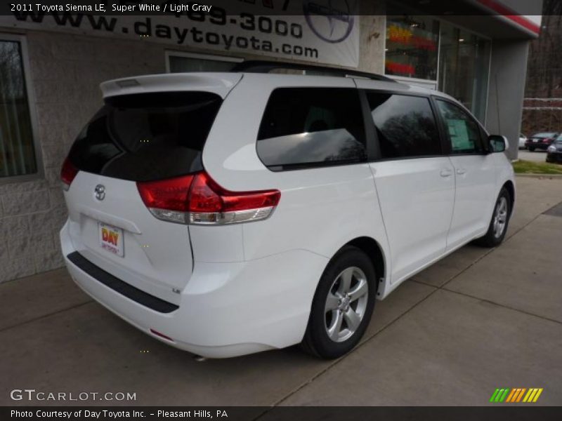 Super White / Light Gray 2011 Toyota Sienna LE