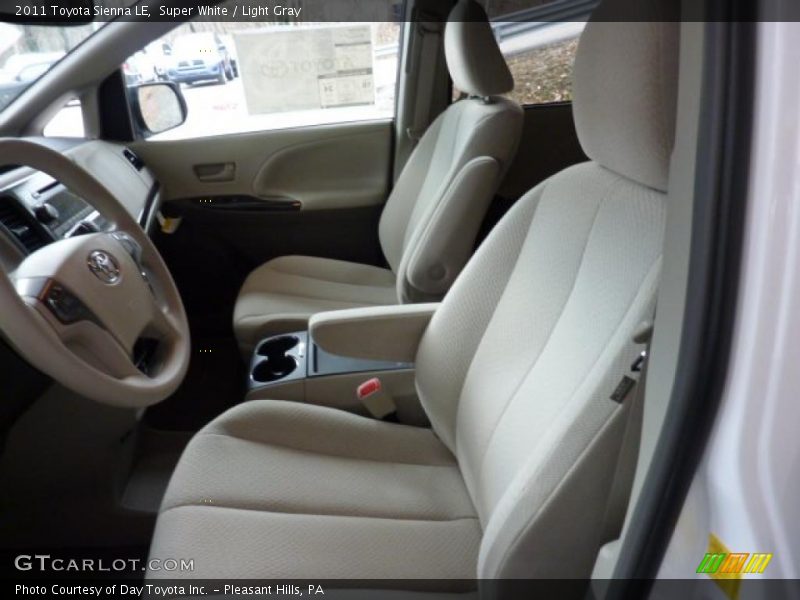 Super White / Light Gray 2011 Toyota Sienna LE