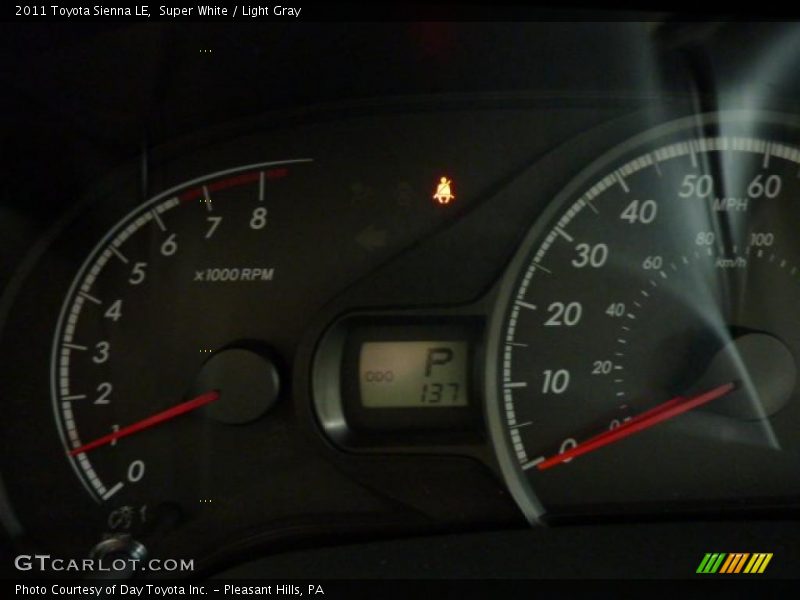Super White / Light Gray 2011 Toyota Sienna LE