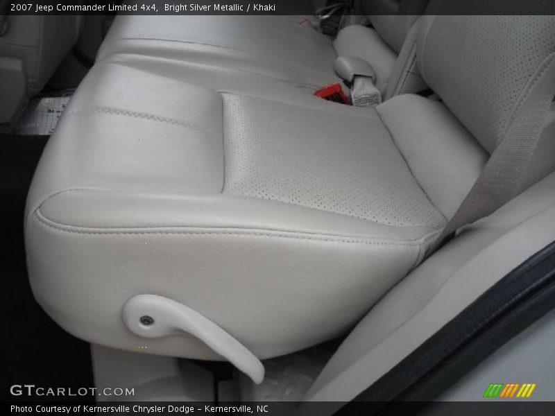 Bright Silver Metallic / Khaki 2007 Jeep Commander Limited 4x4