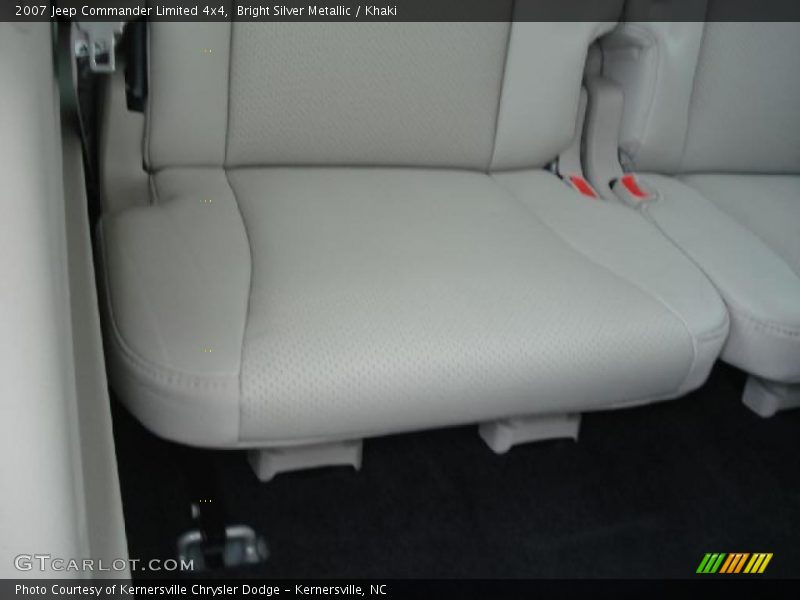 Bright Silver Metallic / Khaki 2007 Jeep Commander Limited 4x4
