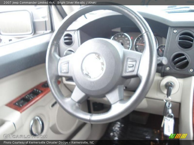 Bright Silver Metallic / Khaki 2007 Jeep Commander Limited 4x4