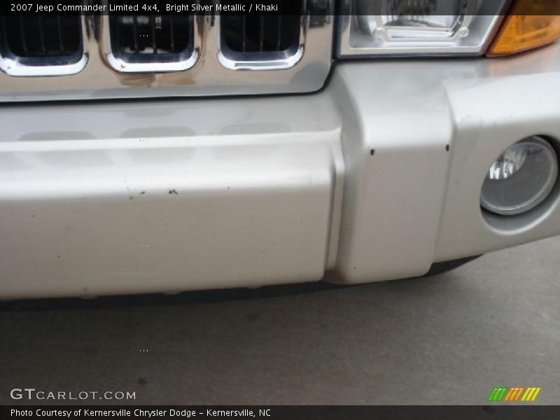 Bright Silver Metallic / Khaki 2007 Jeep Commander Limited 4x4