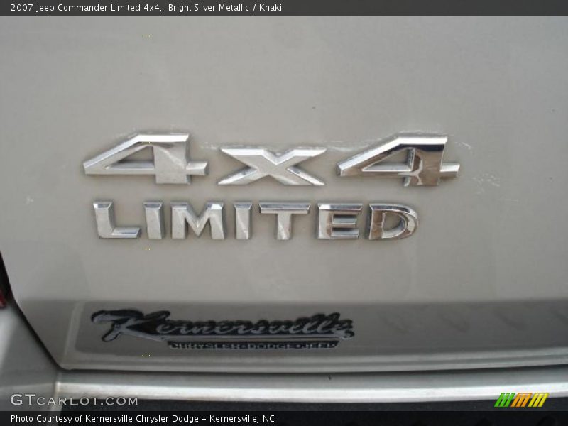 Bright Silver Metallic / Khaki 2007 Jeep Commander Limited 4x4