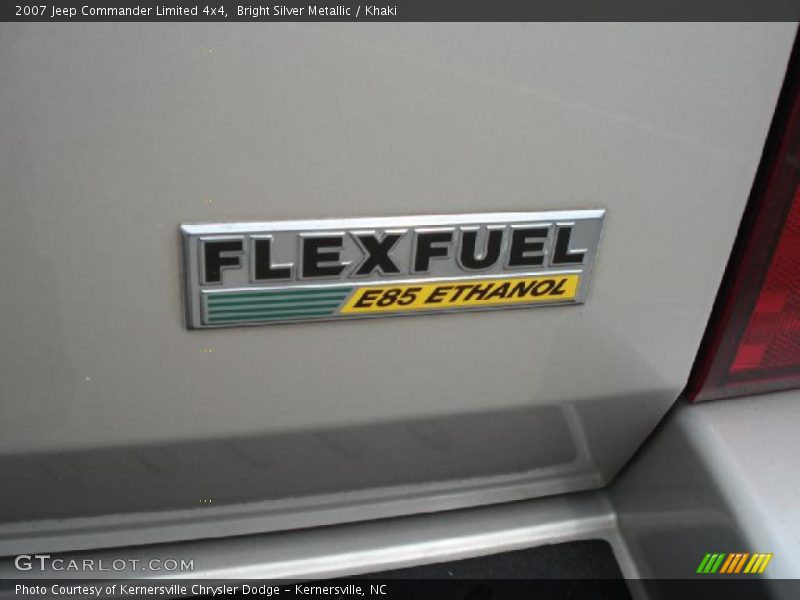 Bright Silver Metallic / Khaki 2007 Jeep Commander Limited 4x4