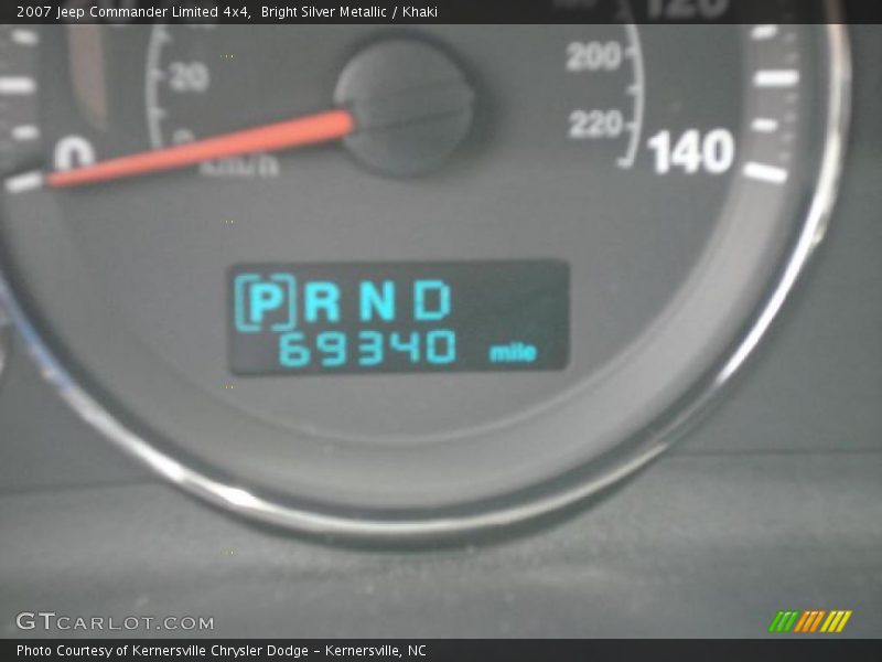 Bright Silver Metallic / Khaki 2007 Jeep Commander Limited 4x4