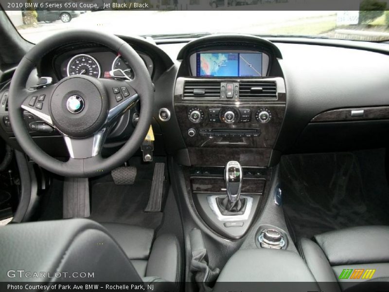 Dashboard of 2010 6 Series 650i Coupe