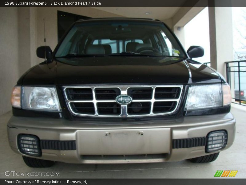 Black Diamond Pearl / Beige 1998 Subaru Forester S
