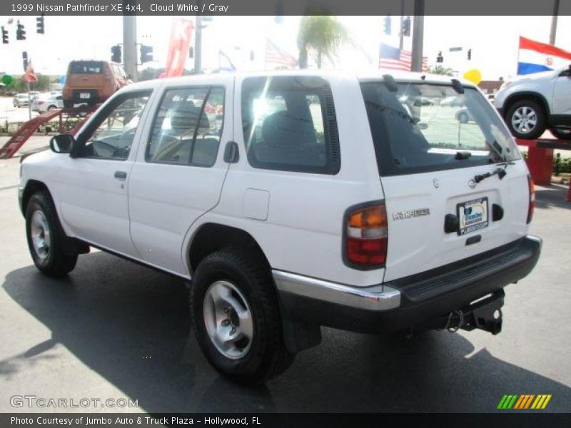 Cloud White / Gray 1999 Nissan Pathfinder XE 4x4