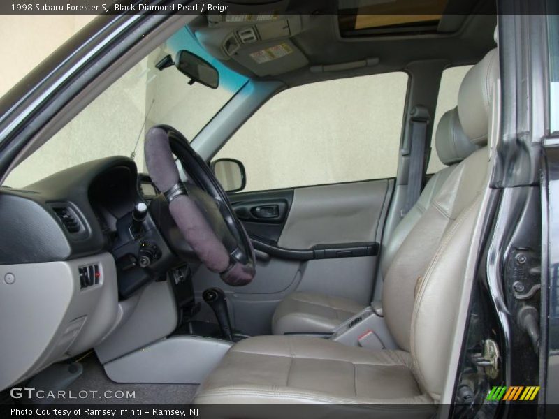 Black Diamond Pearl / Beige 1998 Subaru Forester S