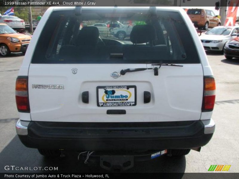 Cloud White / Gray 1999 Nissan Pathfinder XE 4x4