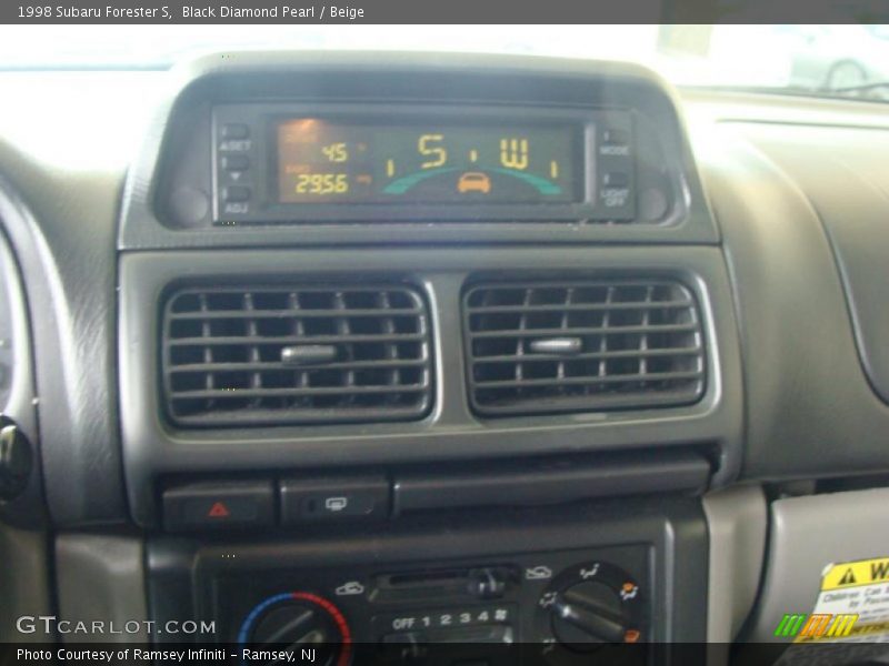 Black Diamond Pearl / Beige 1998 Subaru Forester S
