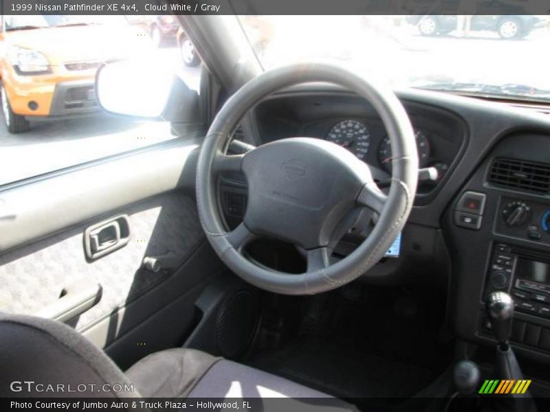 Cloud White / Gray 1999 Nissan Pathfinder XE 4x4