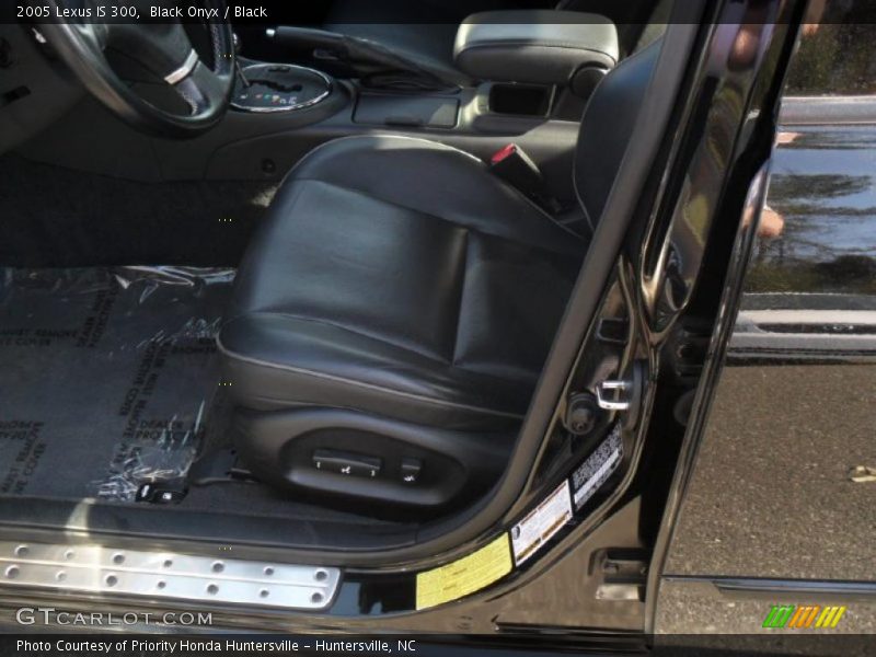 Black Onyx / Black 2005 Lexus IS 300