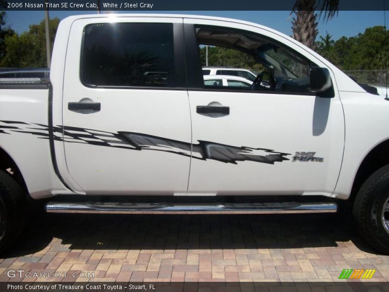 White / Steel Gray 2006 Nissan Titan SE Crew Cab