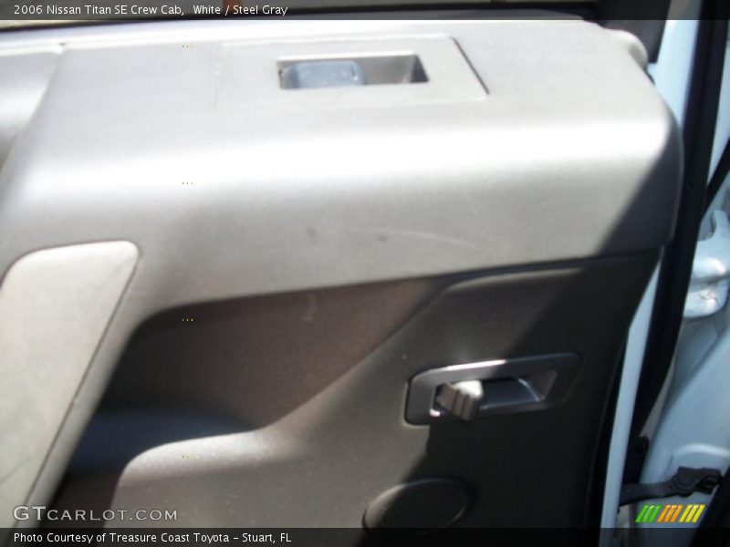 White / Steel Gray 2006 Nissan Titan SE Crew Cab