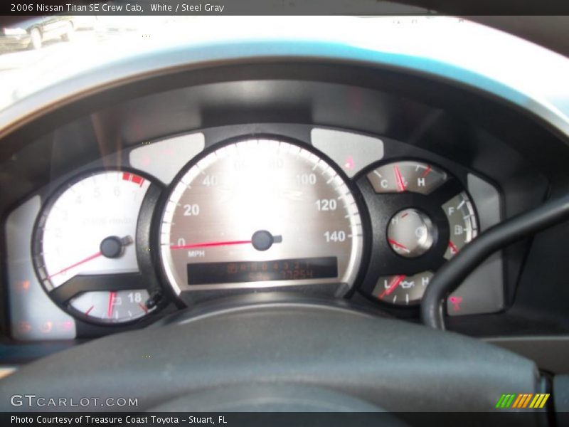 White / Steel Gray 2006 Nissan Titan SE Crew Cab