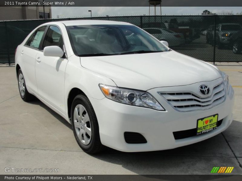 Super White / Ash 2011 Toyota Camry