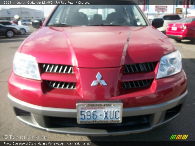 Rio Red Pearl / Charcoal 2005 Mitsubishi Outlander LS AWD
