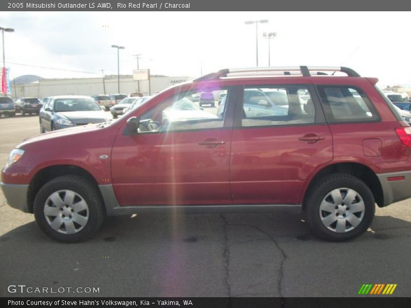 Rio Red Pearl / Charcoal 2005 Mitsubishi Outlander LS AWD