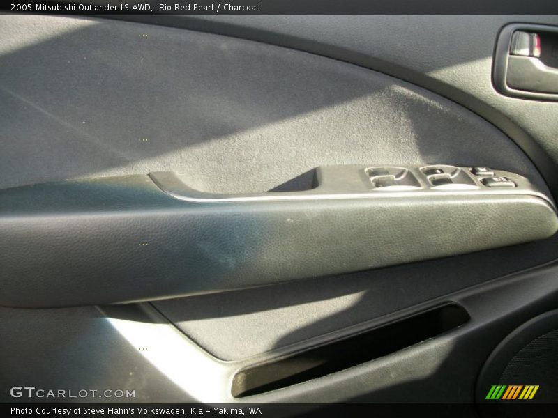 Rio Red Pearl / Charcoal 2005 Mitsubishi Outlander LS AWD