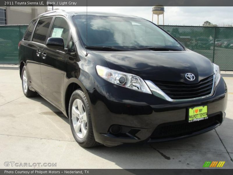 Black / Light Gray 2011 Toyota Sienna LE