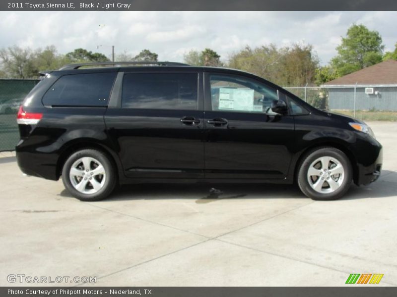 Black / Light Gray 2011 Toyota Sienna LE