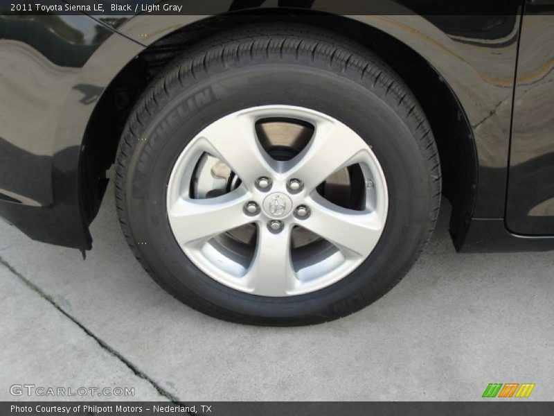 Black / Light Gray 2011 Toyota Sienna LE