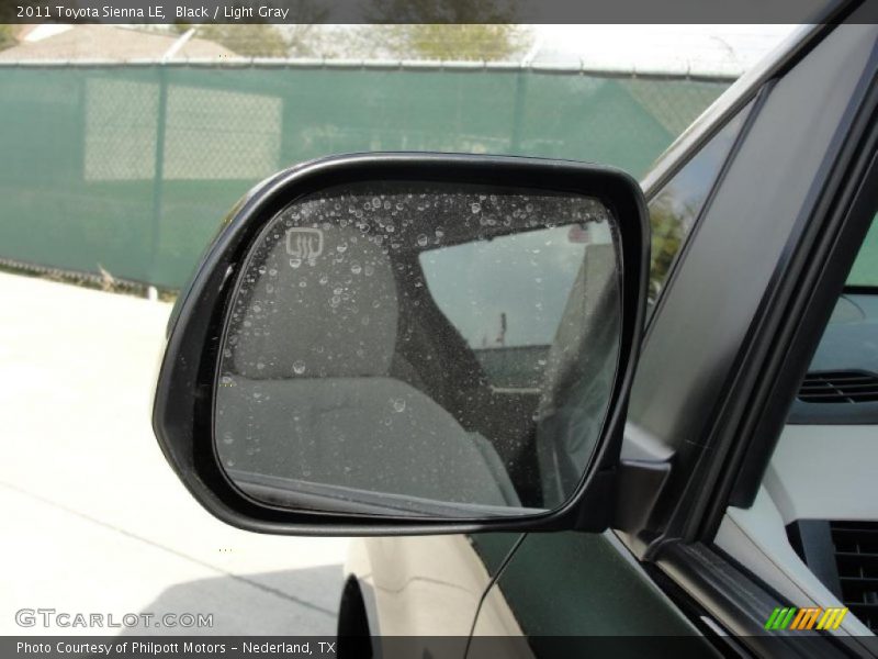 Black / Light Gray 2011 Toyota Sienna LE