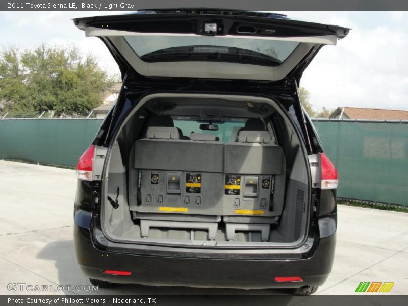 Black / Light Gray 2011 Toyota Sienna LE