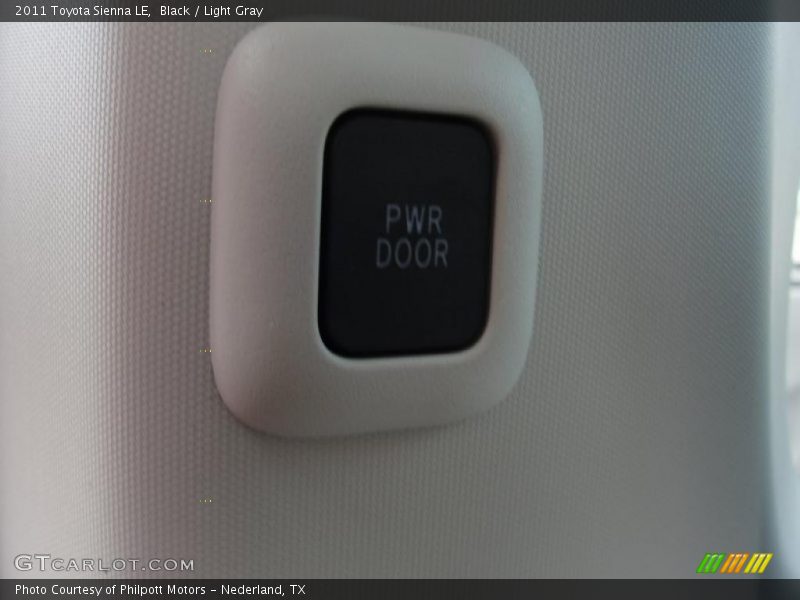 Black / Light Gray 2011 Toyota Sienna LE