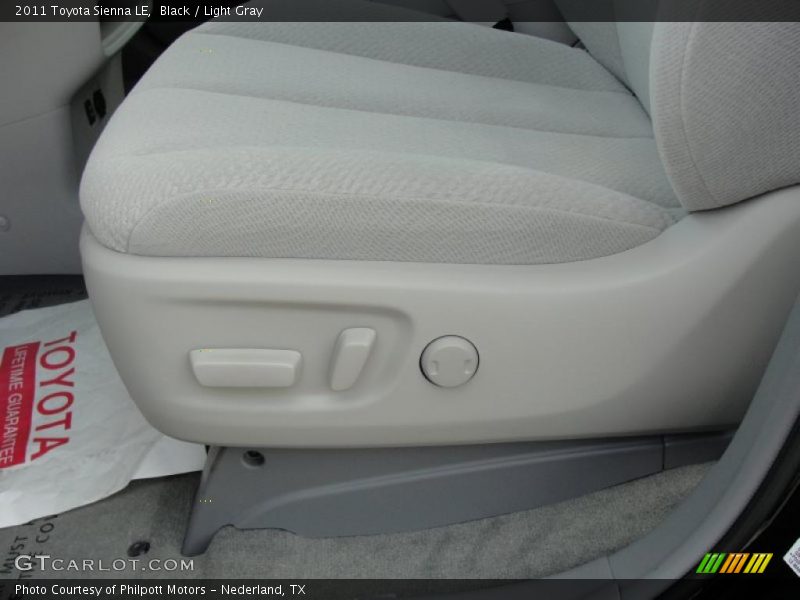 Black / Light Gray 2011 Toyota Sienna LE