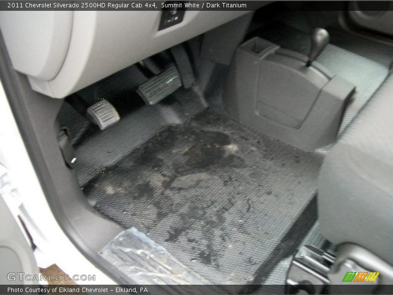 Summit White / Dark Titanium 2011 Chevrolet Silverado 2500HD Regular Cab 4x4