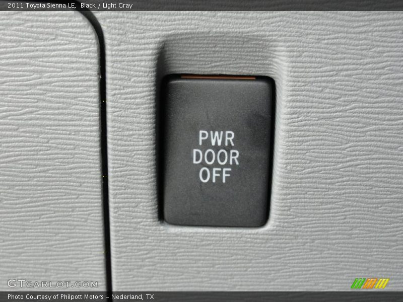 Black / Light Gray 2011 Toyota Sienna LE