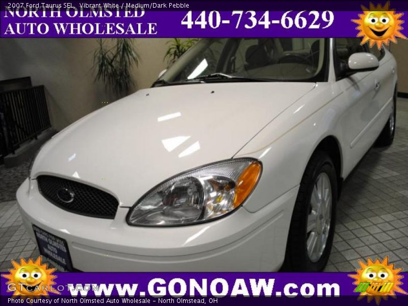 Vibrant White / Medium/Dark Pebble 2007 Ford Taurus SEL