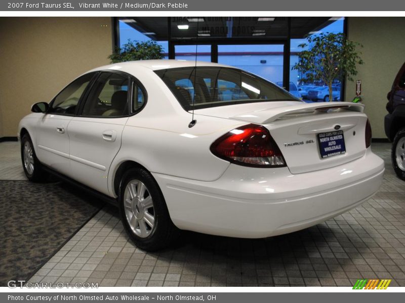 Vibrant White / Medium/Dark Pebble 2007 Ford Taurus SEL